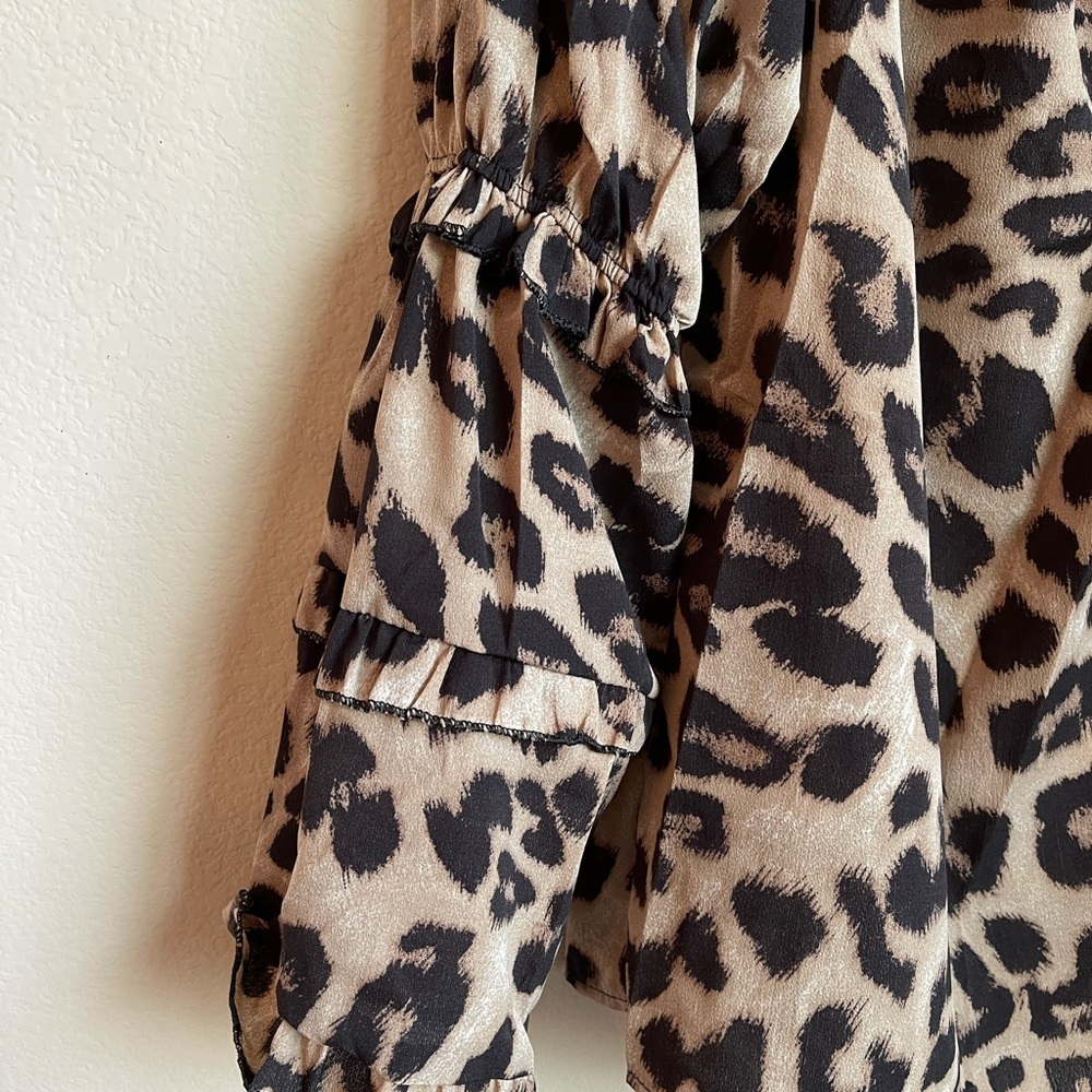 🎉HOST PICK🎉LEOPARD PRINT ON/OFF SHOULDER TOP XL NWT!!! - Picture 10 of 10